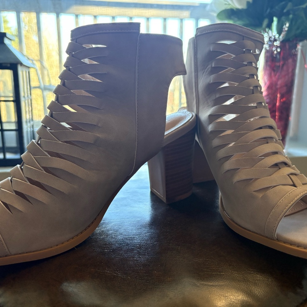 Women's Strappy Block Heel Sandals